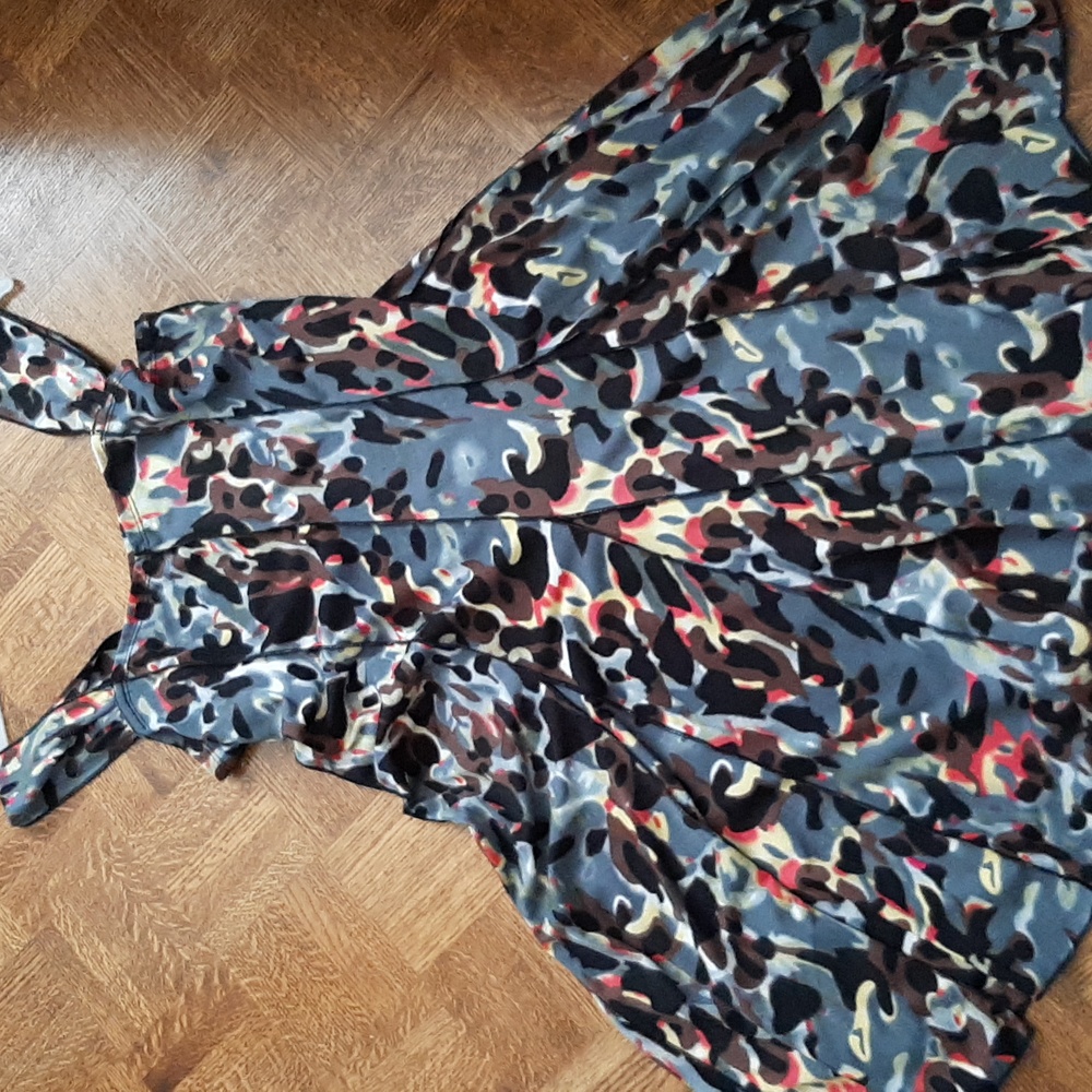 Dress - Picture 4 of 4